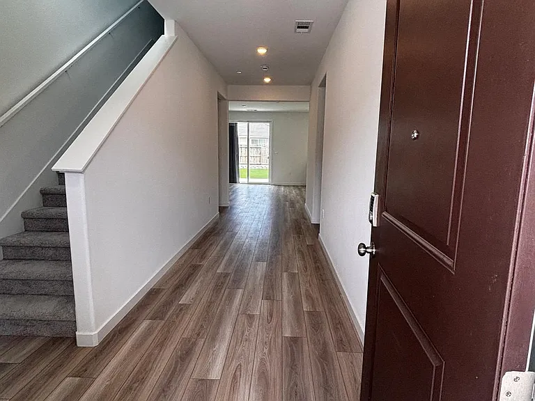 1716 Shingle Ave — Photo 15