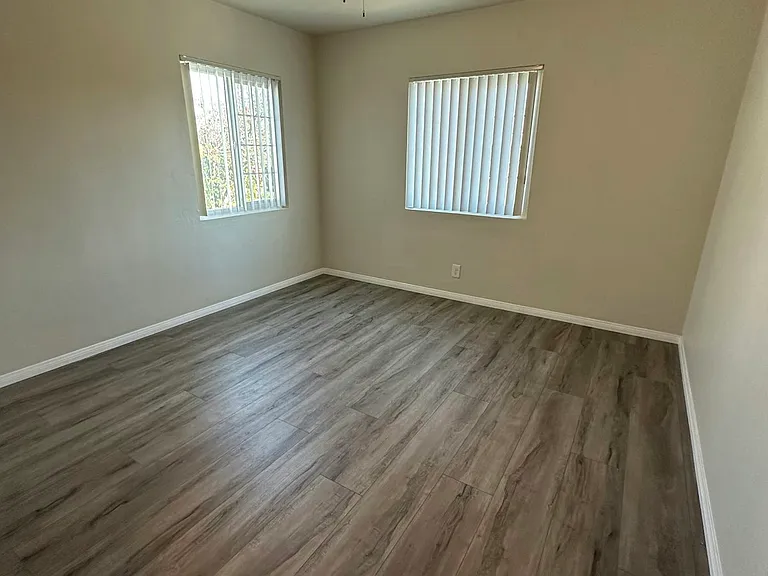 1101 Daisy Ave #2 — Photo 4