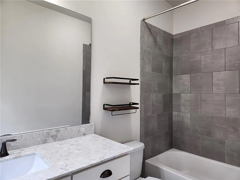 1323 Faircrest Way — Photo 14