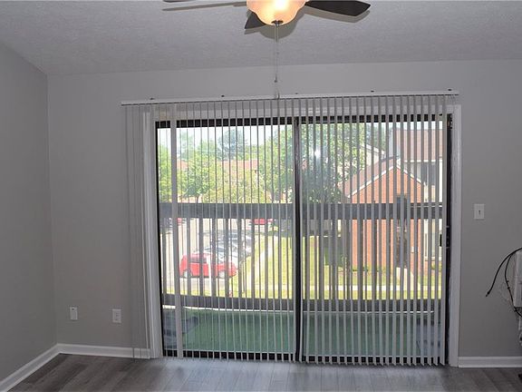 4th image of 142 Haverford Ct #2