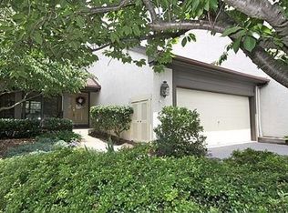 218 Springhouse Pond Dr, Chesterbrook, PA 19087