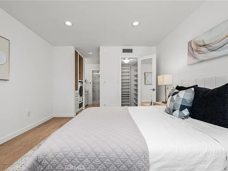 5257 Radford Ave #101 — Photo 20