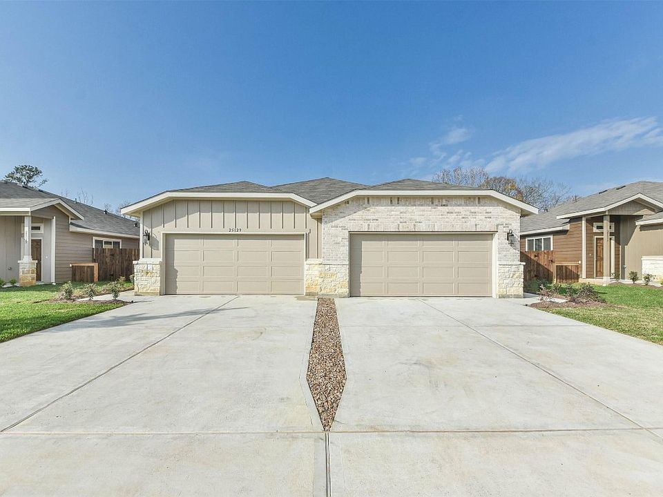 1st image of 657-661 Blackland Dr