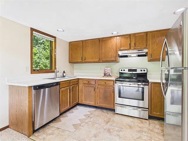 3 bed, 1493 sqft, $2,575 — Photo 2