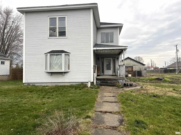 109 W Church St, Pleasant Plains, IL 62677