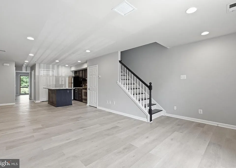 27B Darien #27B