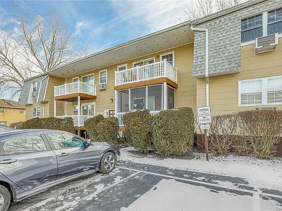 3rd image of 23 Somerset Dr