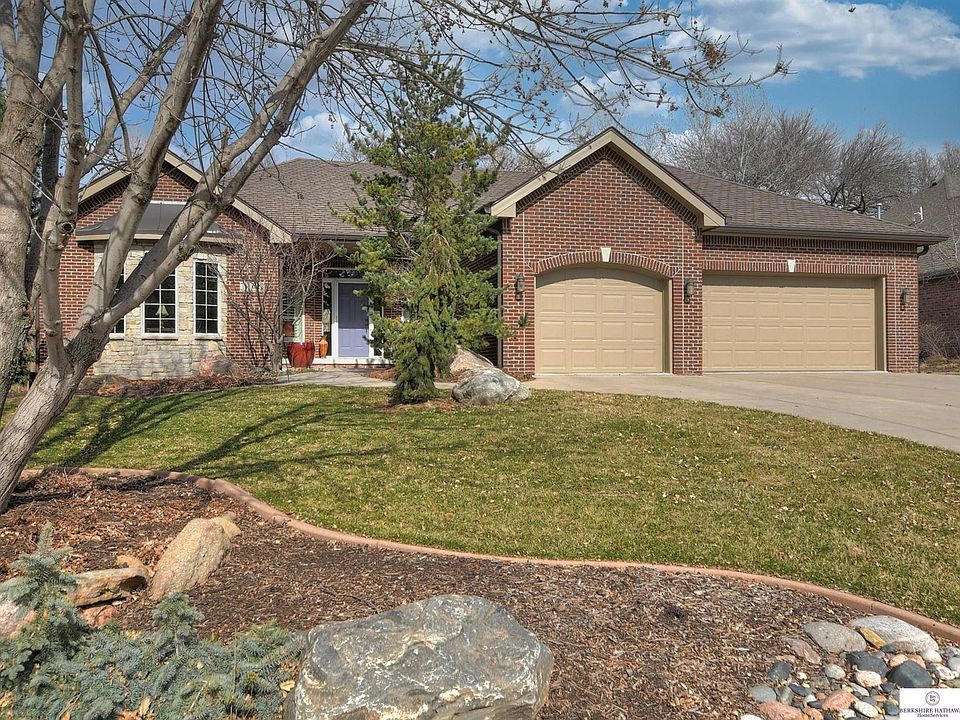 1st image of 5102 N 192nd Cir