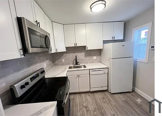 1464 Elmira St — Photo 1