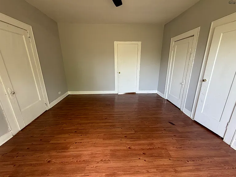 2206 Avenue E — Photo 5