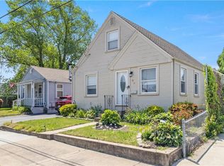 75 Crescent Ave, Cranston, RI 02910