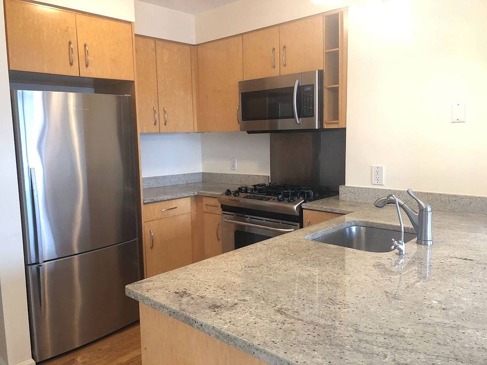 1st image of 2570 East Dr #17