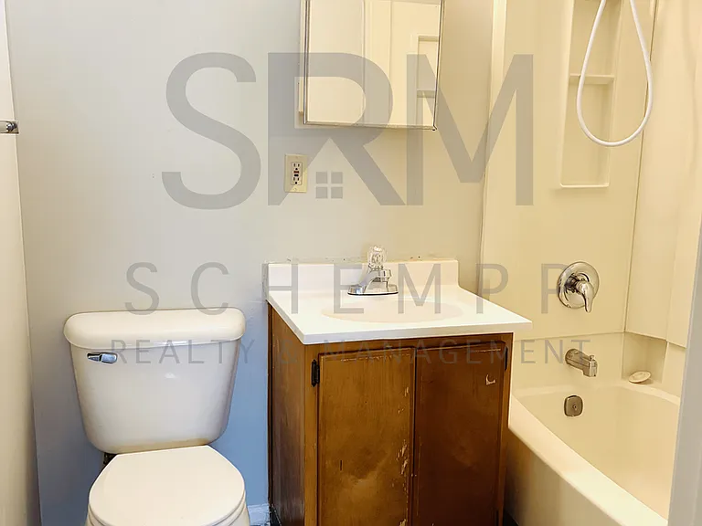 2718 W Jefferson St #3 — Photo 6