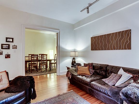 White walls allow any décor!