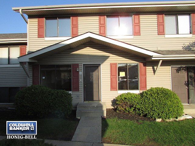 1st image of 29W572 Winchester Cir S Unit 2
