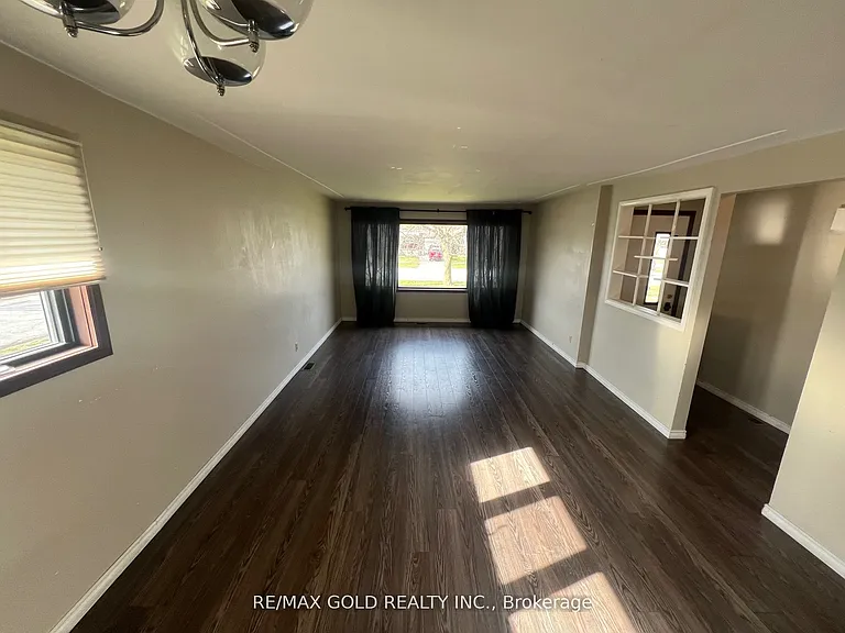 979 Wellington St — Photo 6