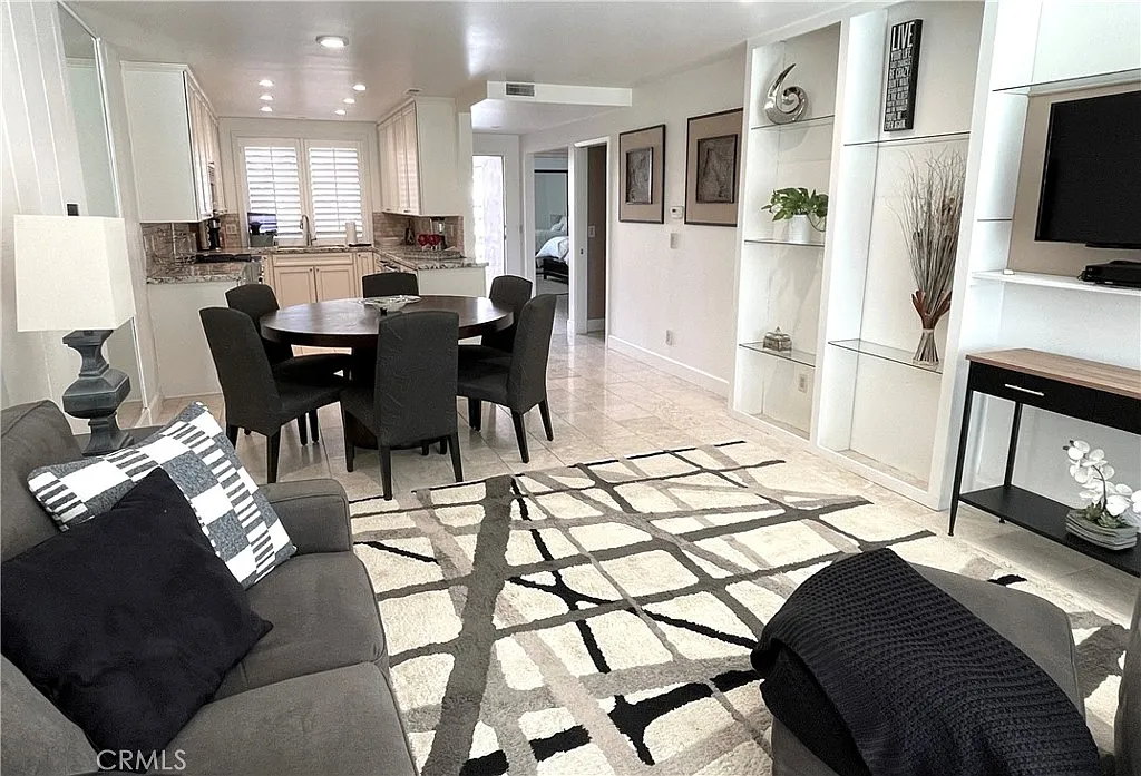 1 bed, 1.5 bath, 854 sqft, $4,600 — Photo 1