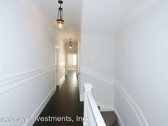 2nd image of 875 Vallejo St