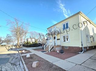405 61st St, Kenosha, WI 53143