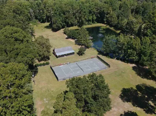 1349 Academy Rd, Bennettsville, SC 29512