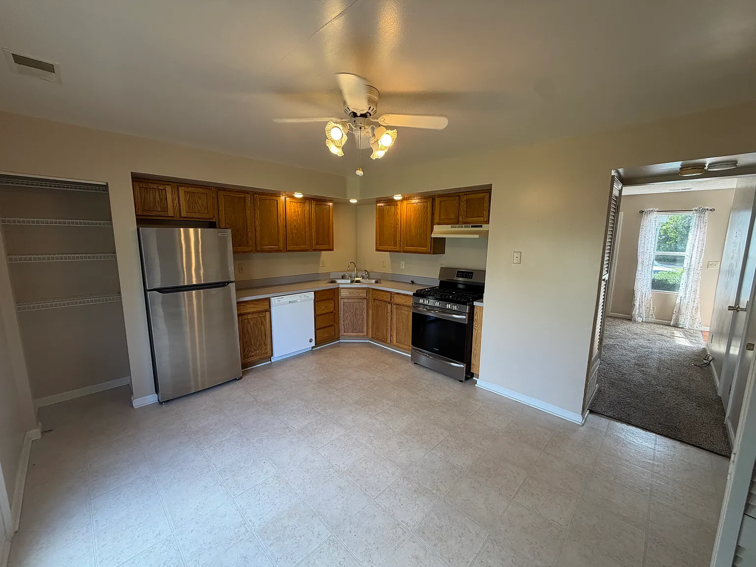 2 bed, 1285 sqft, $1,500 — Photo 4