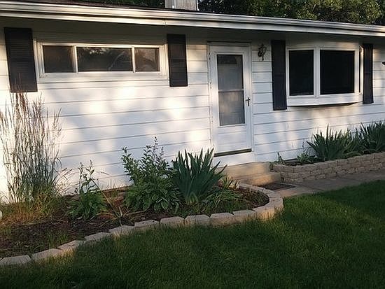 1st image of 1301 Woodridge Dr