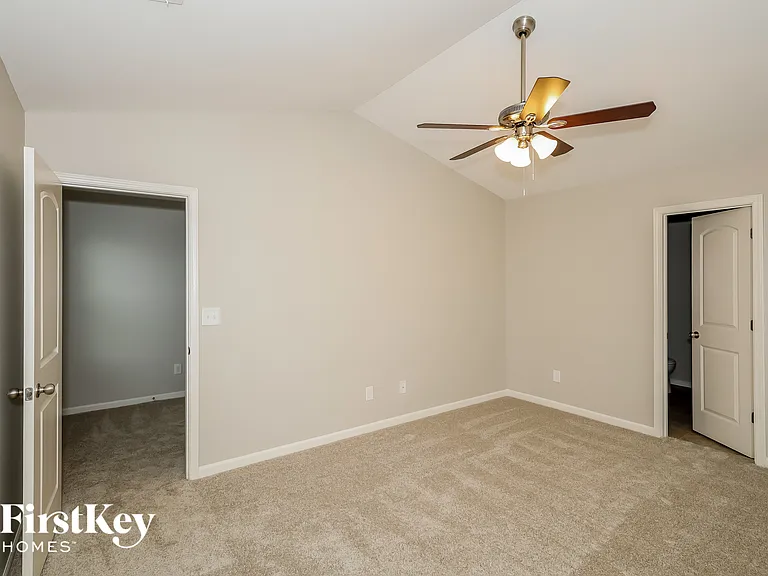 913 Bolivia Dr — Photo 8