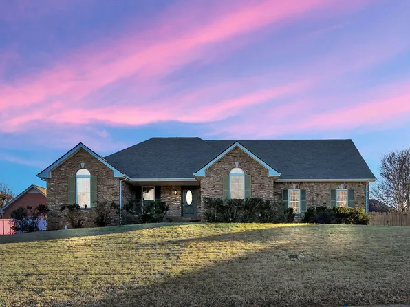 2862 Prince Dr, Clarksville, TN 37043