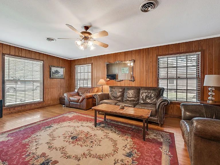 1030 Walton Dr — Photo 19