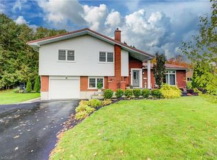 4 McDonald St W, North Perth, ON N4W1K4