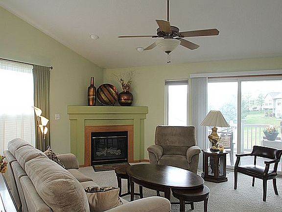 5th image of 931 Willow Ln #B