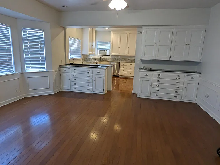 215 Jefferson St — Photo 3