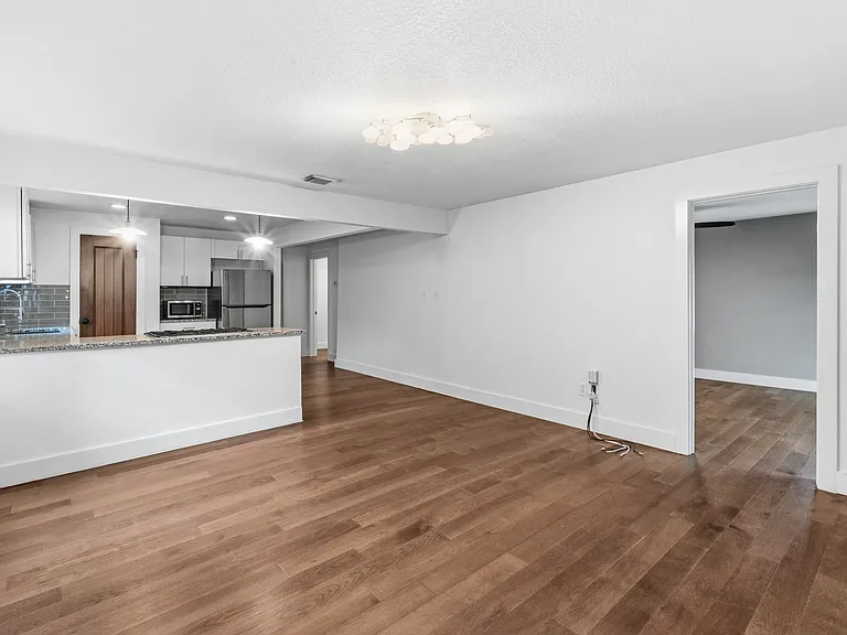 1137 Nickols Ave — Photo 6