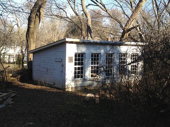 CHICKEN COOP/NEW ROOF