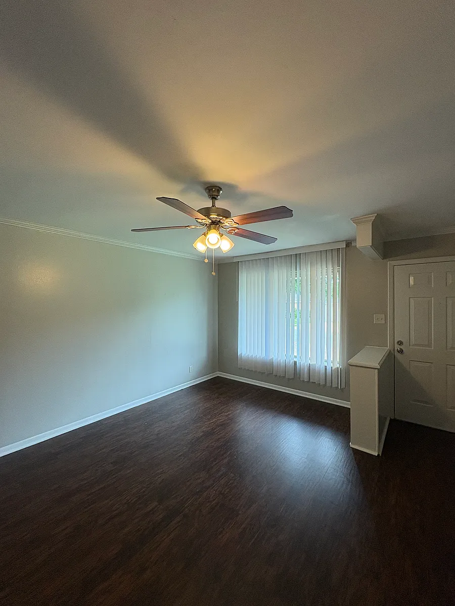 Building Photo - 6609 Bluebird Dr