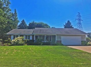 11040 Canyon Creek Dr, Zeeland, MI 49464