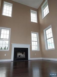 4th image of 421 Daniel Dr