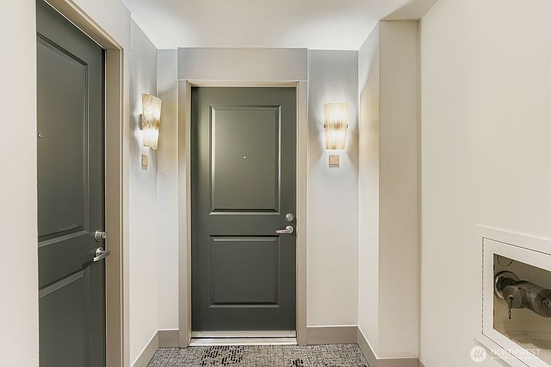 4th image of 2607 Western Avenue #612