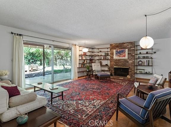 4th image of 1737 Finecroft Dr