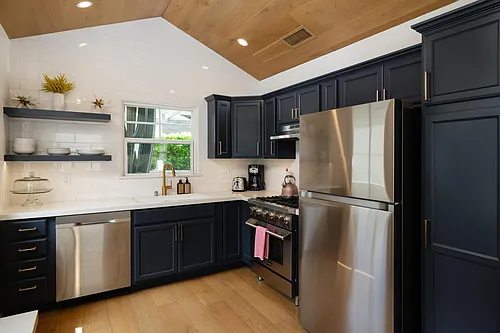 2325 Montrose Ave #C Photo 1