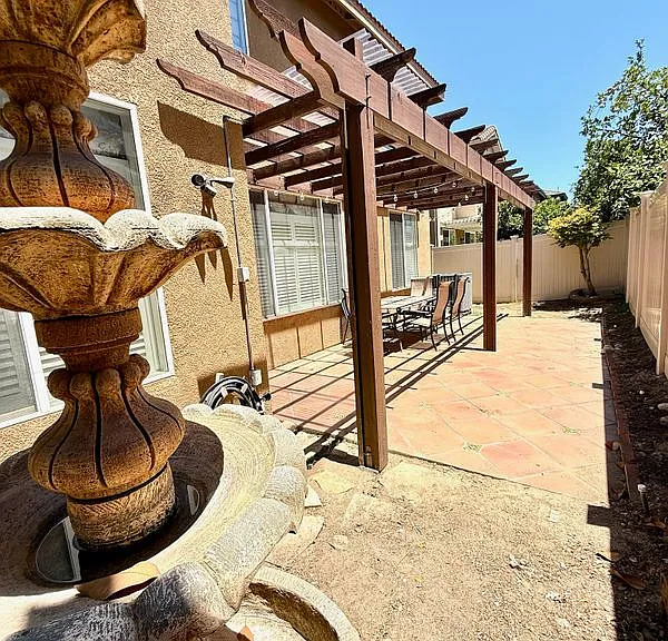 1319 Jacaranda Cir — Photo 23