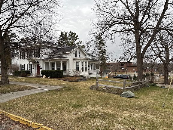 2nd image of 204 Rose Ave