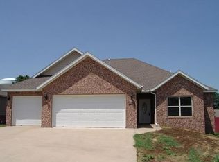 1708 Beth Dr, Rogers, AR 72758