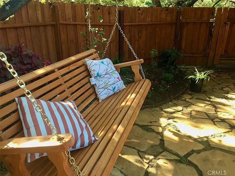 456 S Skyline Dr — Photo 36