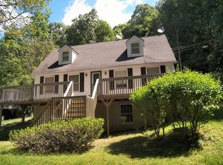 33 Mountain Lake Rd, Belvidere, NJ 07823