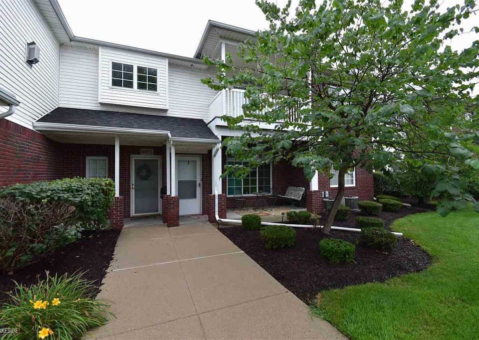 2nd image of 5871 Twin Oaks Dr