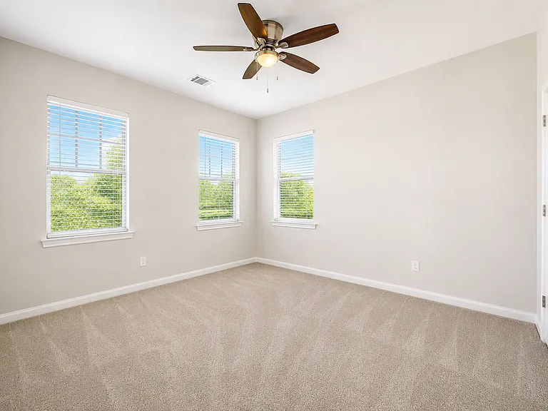 1053 Emil Pl — Photo 32
