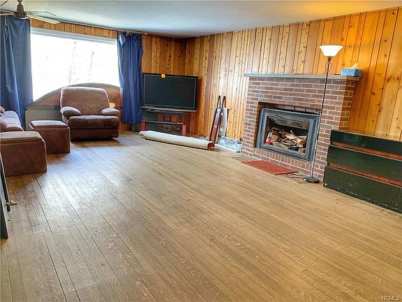 4th image of 5 Lakeview Dr