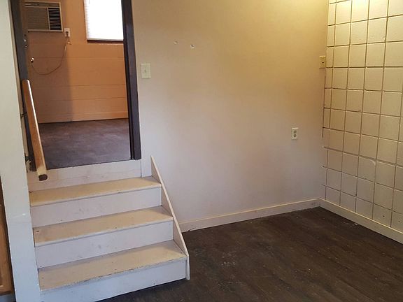 5th image of 877 N 26th St APT 109