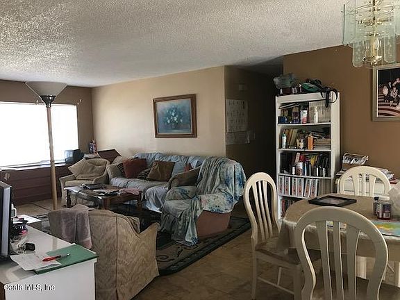 5th image of 10 Pine Circle Dr